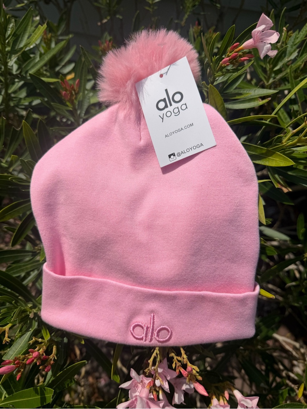 ALO Yoga Pink Pom Pom Beanie Hat - Picture 5 of 9